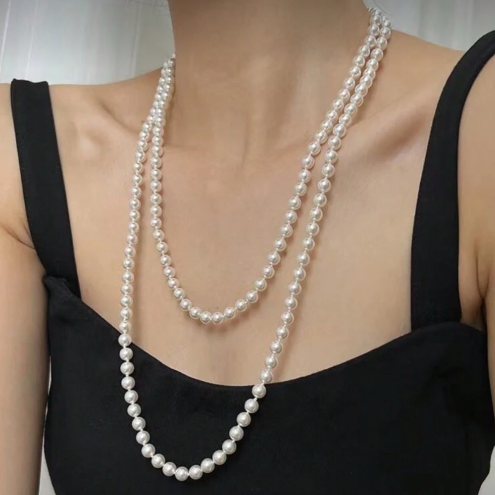 Faux Pearl Flapper Girl Necklace